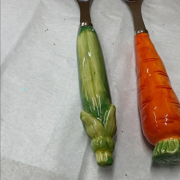 ⭐️Vintage Set of ceramic & stainless steel salad servers vegetable themed handle - Picture 2 of 12